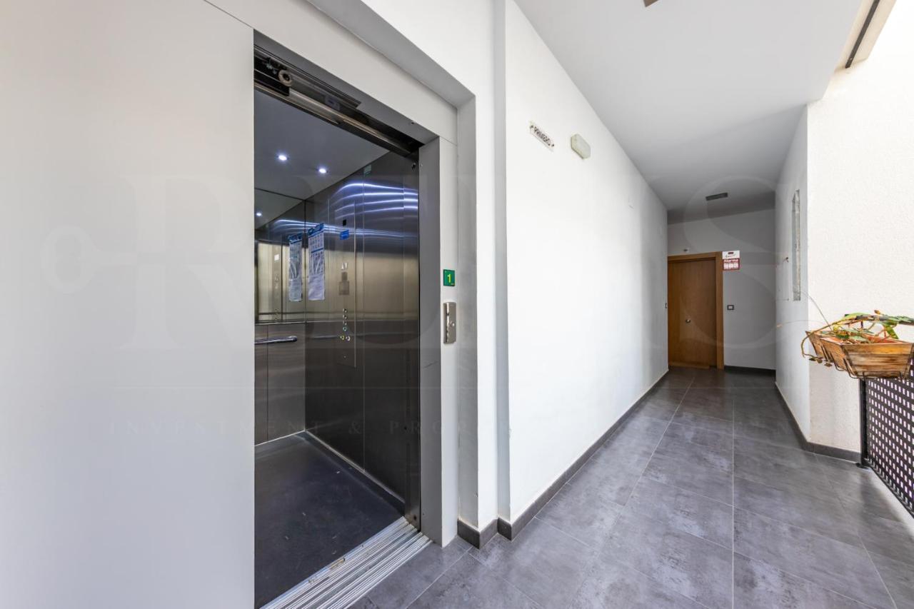 Apartmán Cozy Flat With Common Pool & Parking - Center By Rems Màlaga Exteriér fotografie